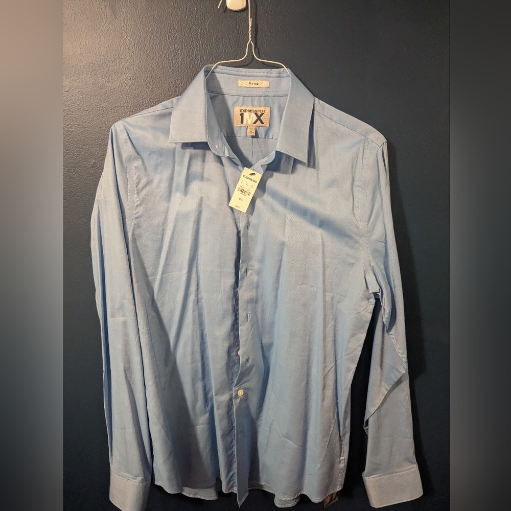 Express Fitted long sleeve Medium